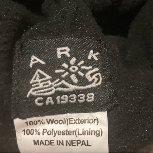 Ark Dragon Wool Toque - Picture 7 of 7